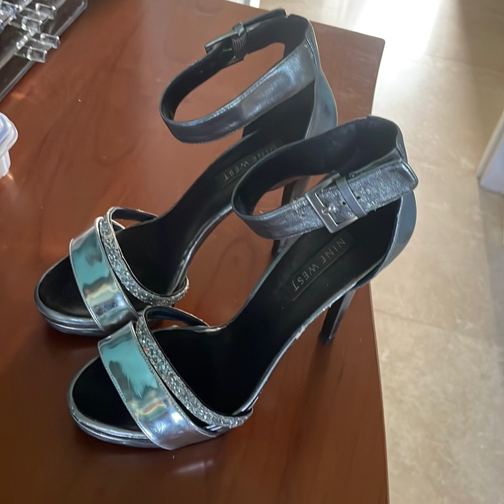 Nine West silver 5 in heel